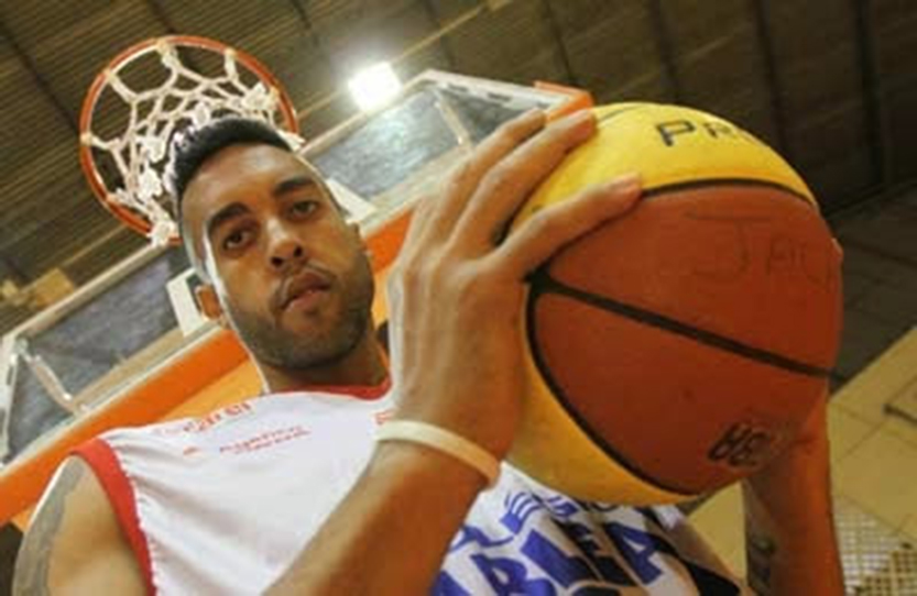 Pivô Adriano Machado é o novo reforço do Jacareí Basketball