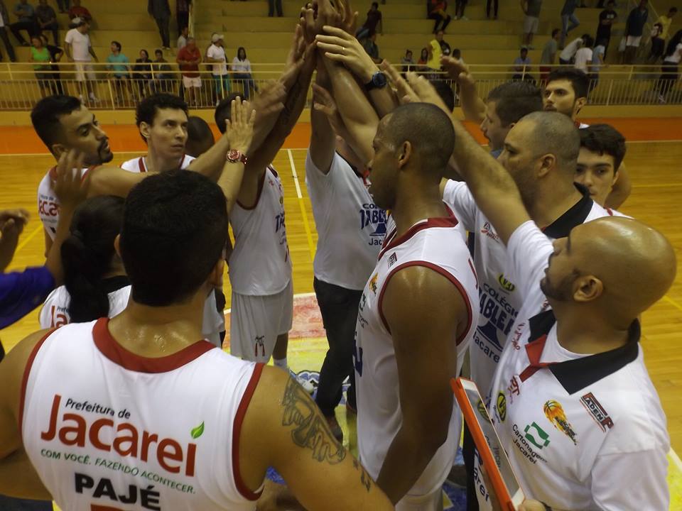 Jacareí Basketball vence Santos e termina o primeiro turno do Paulista como líder invicto