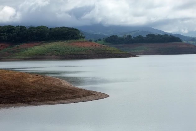 Após chuva no final de semana, índice de água sobe na Cantareira