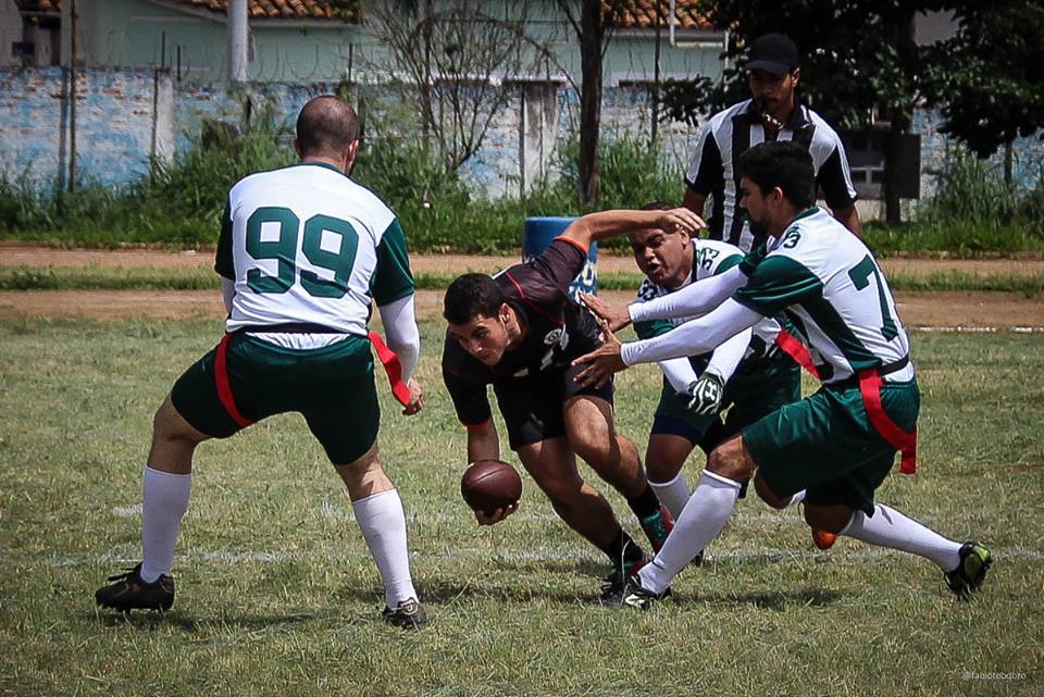 Time de futebol americano de Jacareí realiza bingo beneficente para disputar etapa do nacional