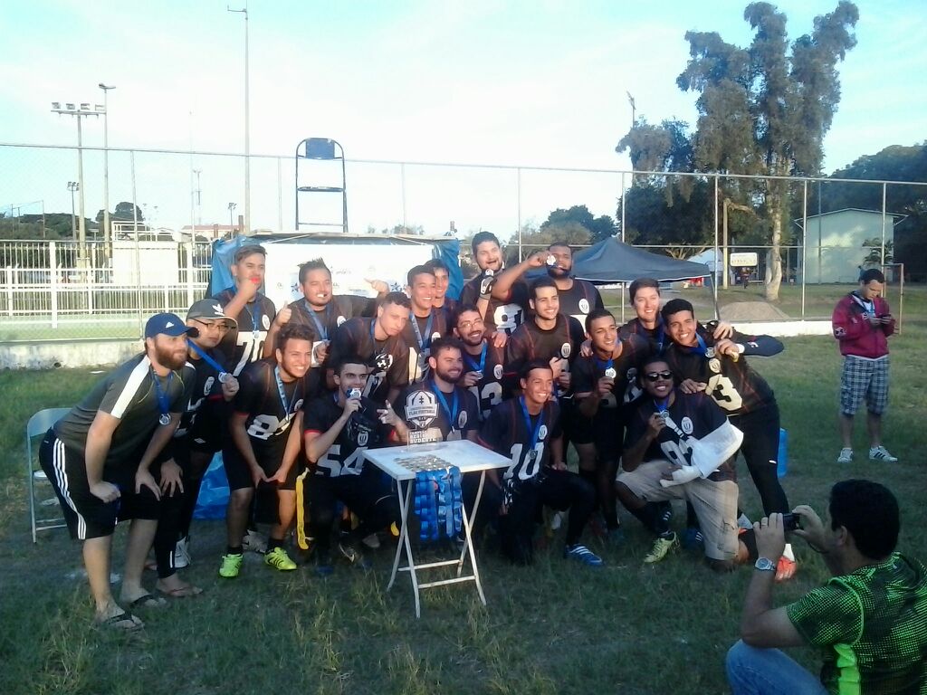 Time jacareiense de futebol americano conquista o vice em campeonato Regional