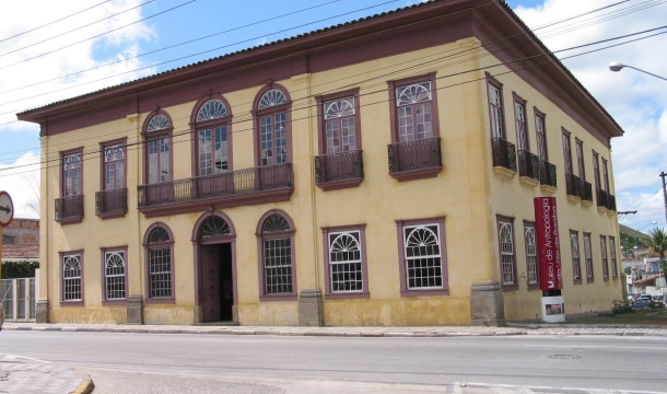 Agenda cultural traz sarau, recital, baile e exposição de artes plásticas