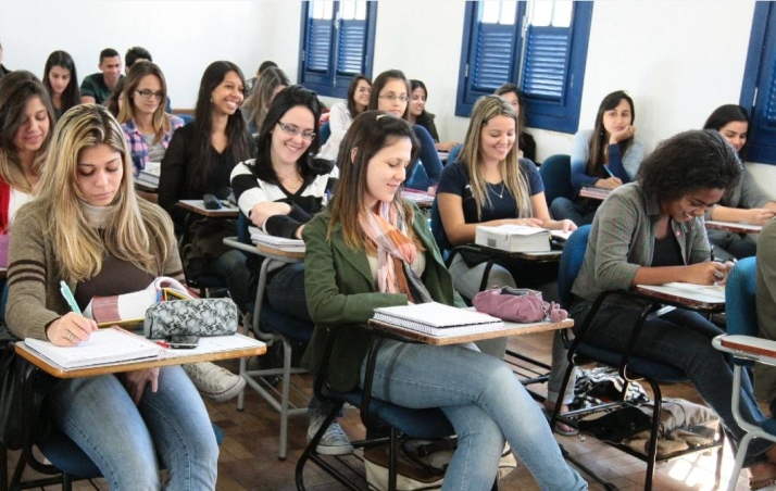 Reforma prevê ensino médio com aumento de carga horária, menos disciplinas e curso 50% opcional