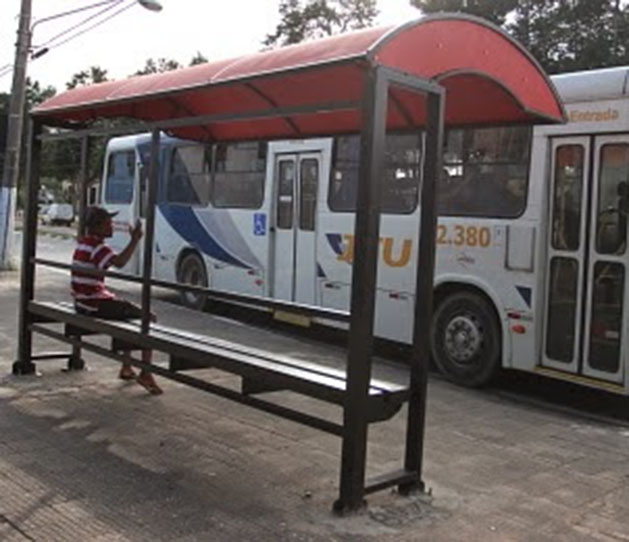 Vereador quer área para fumantes em pontos de ônibus de Jacareí