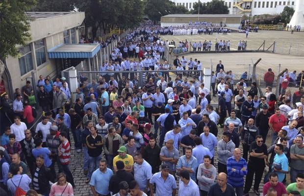 Metalúrgicos em lay-off começam a receber telegrama da General Motors para retorno à fábrica