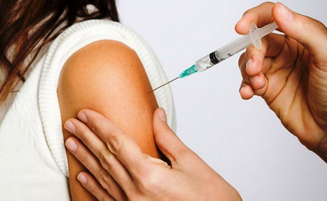 Vacinação contra o HPV ocorre em 17 Unidades de Saúde até o final do mês