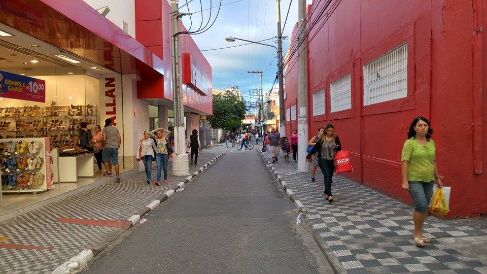Tráfego na rua Sargento Acrísio Santana terá via de sentido invertida a partir do dia 7