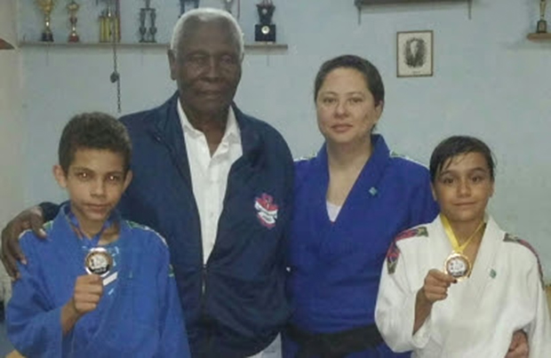 Judocas de Jacareí conquistam oito medalhas no Torneio Caçapavense