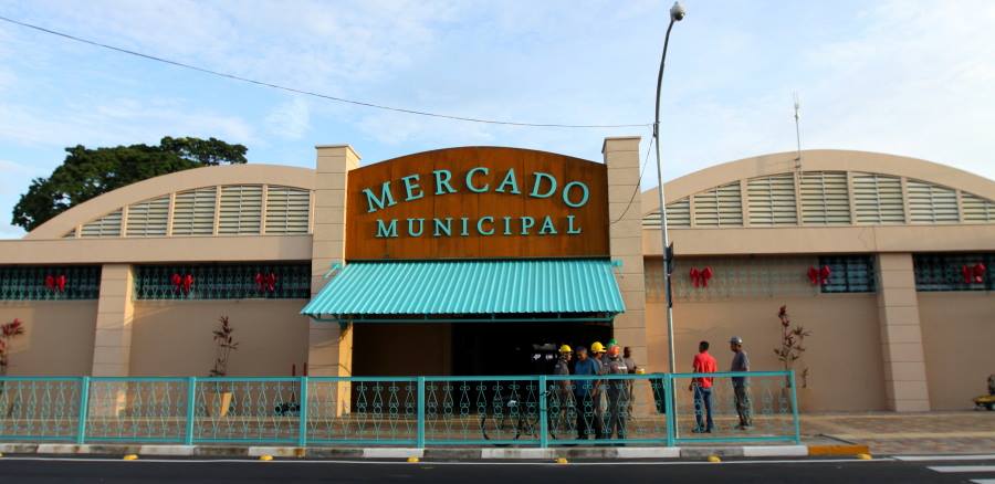 Mercado Municipal não irá abrir neste domingo