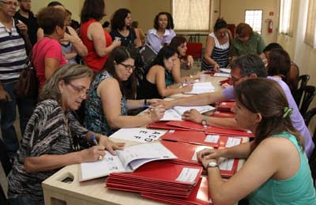 Professores assinam Termo de Migração para novo Plano de Carreira do Magistério