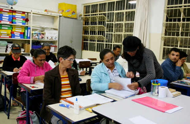 Programa de educação para jovens e adultos abre período de matrículas