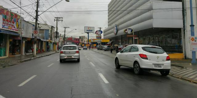 Obra do SAAE interdita faixas da Siqueira Campos no domingo