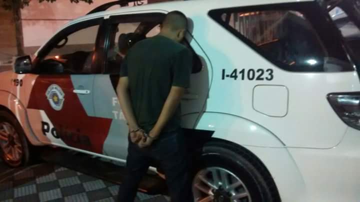 Homem rouba em São José, foge para Jacareí mas acaba preso