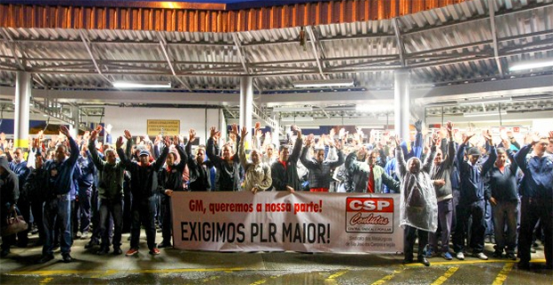 Metalúrgicos da GM aprovam PLR e 200 contratações em São José dos Campos