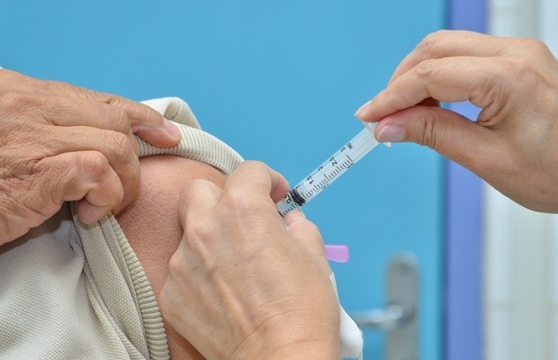 Vacinação contra o vírus H1N1 para pessoas com doenças crônicas é antecipada para o dia 9
