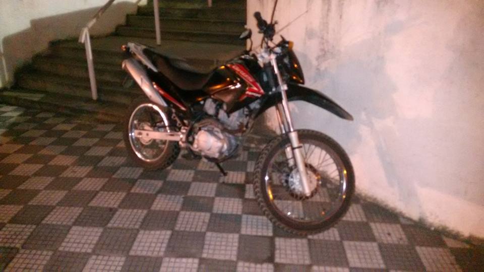 Jovens furtam moto da prefeitura