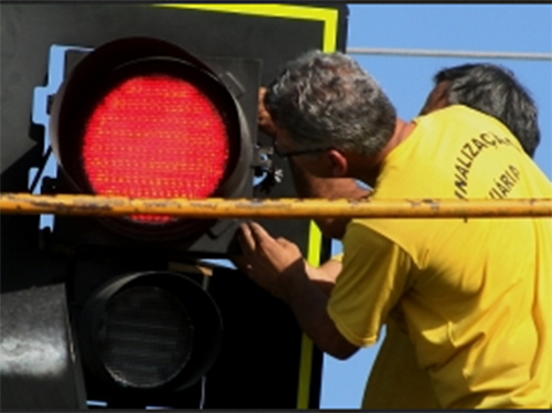 Avenida São Jorge ganha dois semáforos para melhorar segurança no trânsito