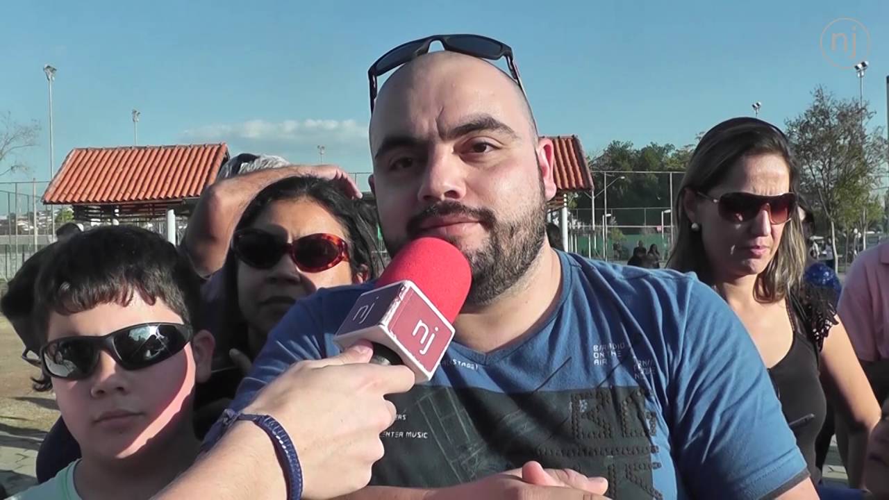 Passagem da Tocha por Jacareí tem festa, emoção e vaias