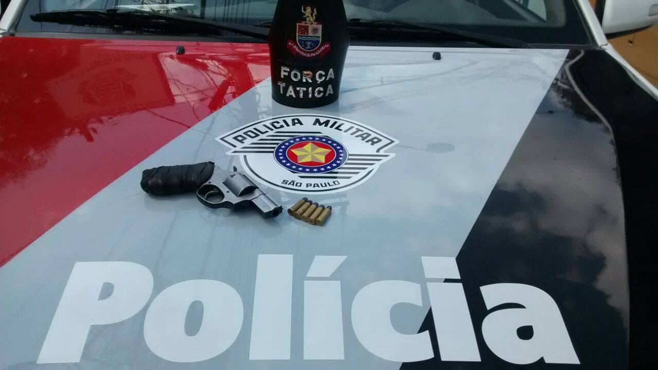 Homem é detido com arma em Jacareí