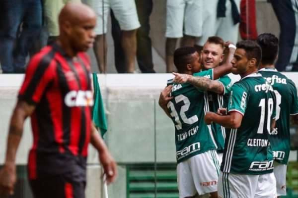 Palmeiras se mantém na liderança do Brasileirão