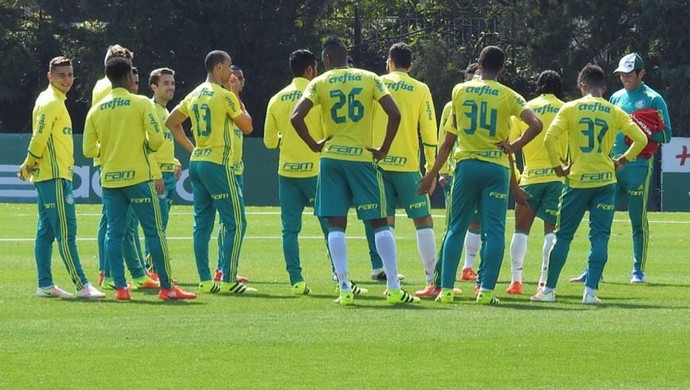 Brasileirão: Palmeiras tropeça, mas se mantém na liderança
