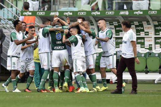 Palmeiras termina primeiro turno na liderança do Brasileirão