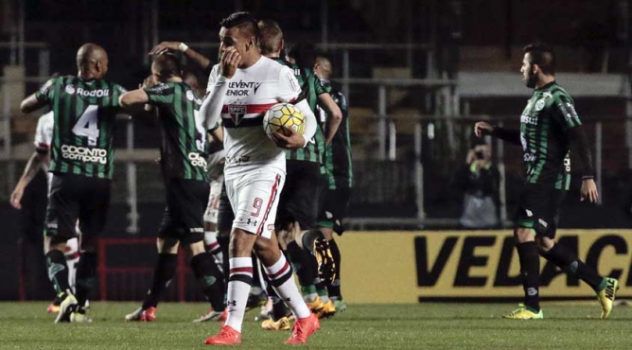 São Paulo estreia na Copa do Brasil com derrota