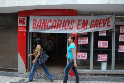 Bancários entram em greve nesta terça-feira