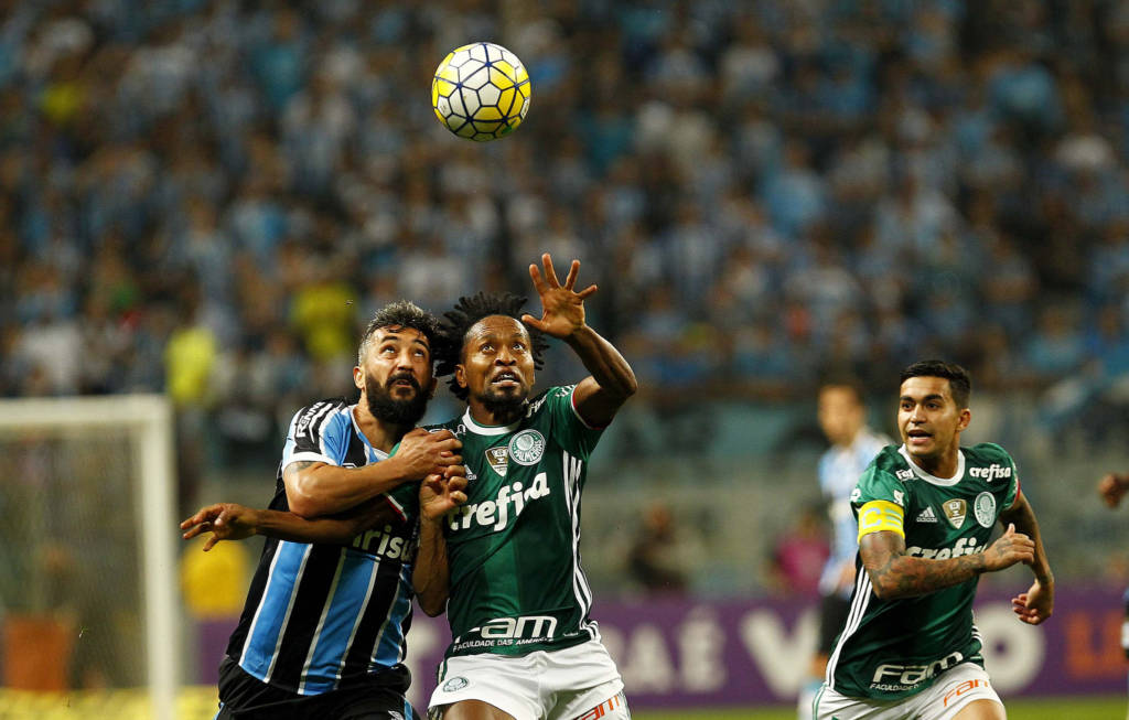 Palmeiras empata, mas permanece na liderança do Brasileirão