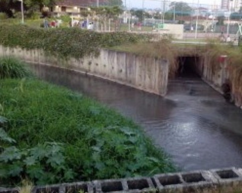 Guarda Civil salva idoso de afogamento em Jacareí