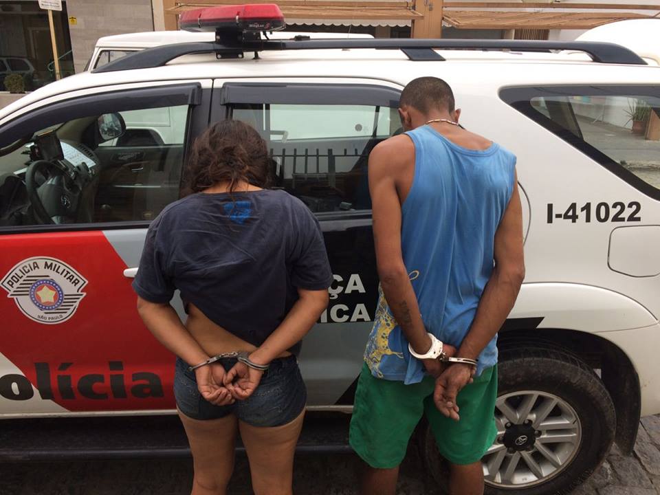 Casal é preso com carro roubado em Jacareí