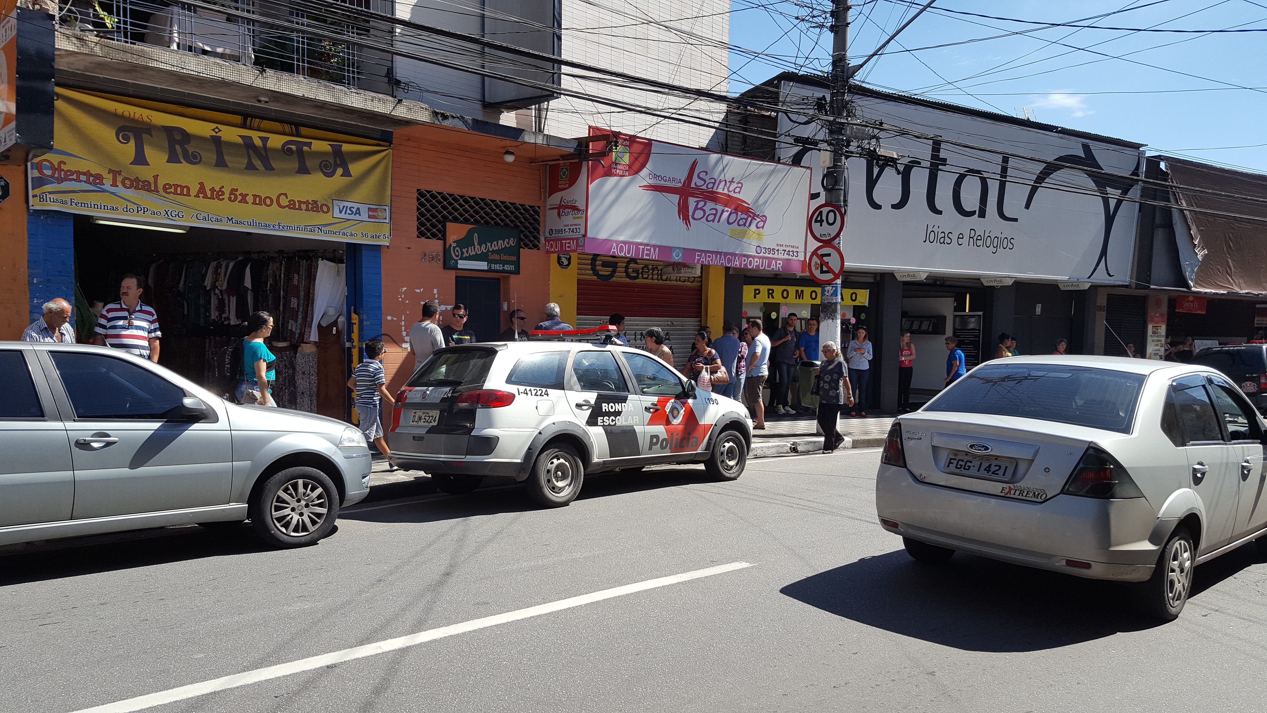 Comerciante é encontrado morto no local de trabalho