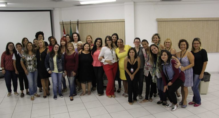 Câmara homenageia mulheres por trabalhos de luta contra violência de gênero