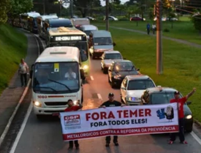 Manhã de quarta-feira começa com manifestações na região