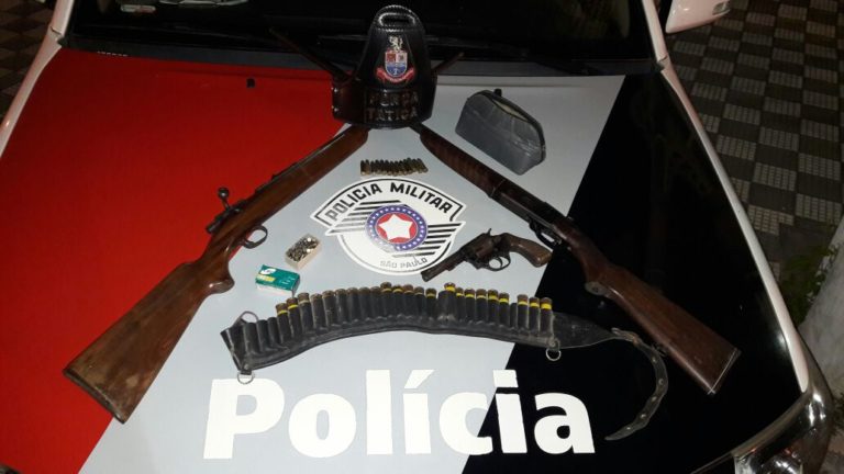 Força Tática prende homem com armas em Jacareí