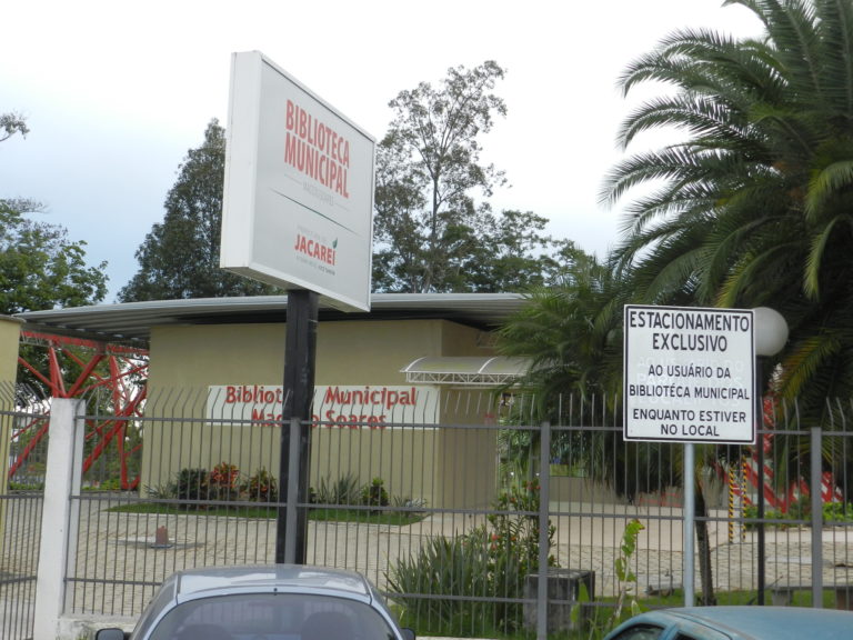 Biblioteca de Jacareí está atendendo em novo horário