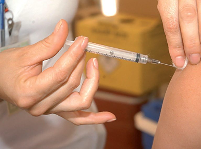 Jacareí segue com a vacinação contra febre amarela