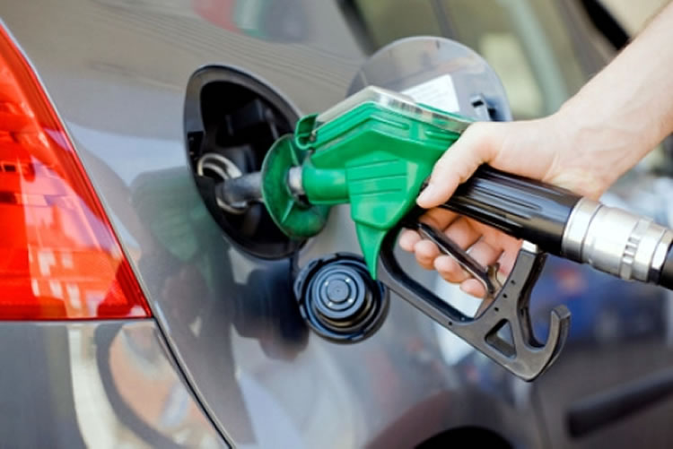 Petrobras anuncia que reajustes de preços da gasolina e diesel podem ser diários