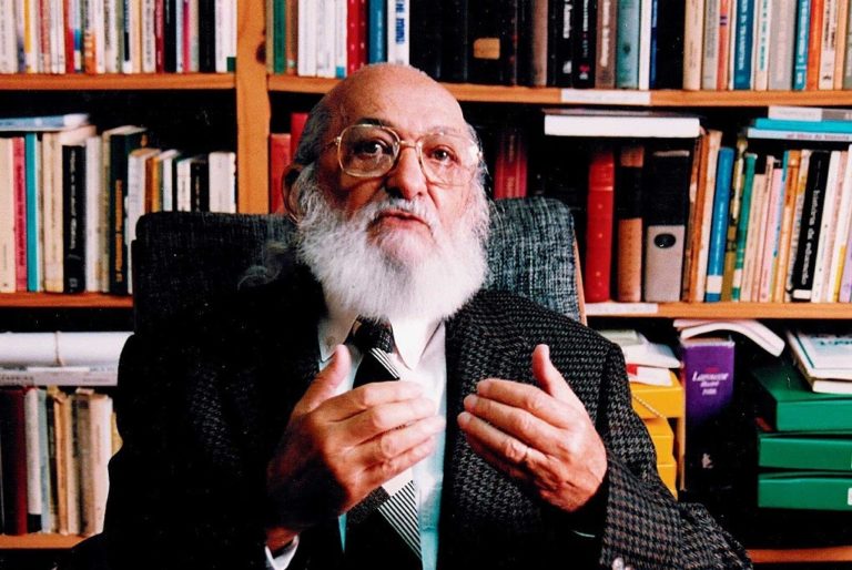 Câmara entrega Selo Paulo Freire a oito escolas que atingiram IDEB em Jacareí