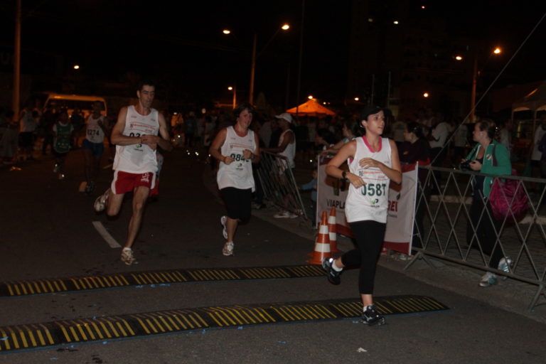 Sábado tem Corrida Noturna em Jacareí