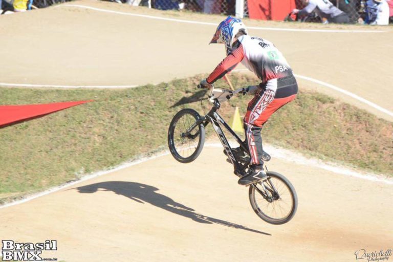 Bicicross jacareiense conquista bons resultados em Sorocaba