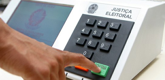 Comissão aprova PEC que prevê fim das coligações eleitorais