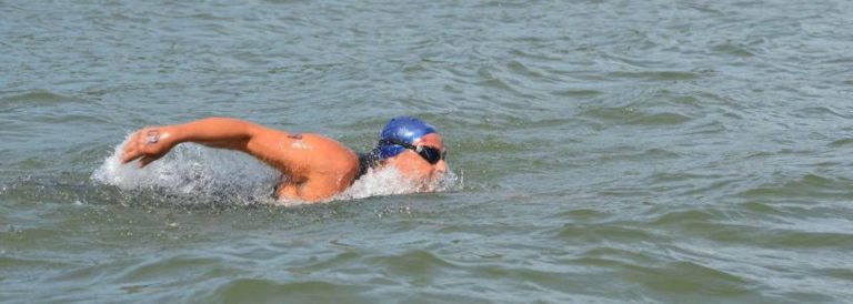 Atleta de Jacareí morre após passar mal durante campeonato de natação em Uberlândia