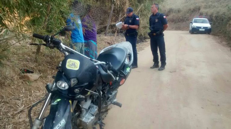 Dupla é detida com moto roubada no Campo Grande