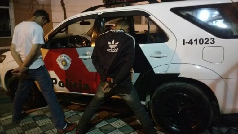 Dupla é presa por roubo de carro em Jacareí