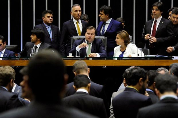 Câmara aprova urgência para votação de Projeto de Lei que cria fundo eleitoral de campanha