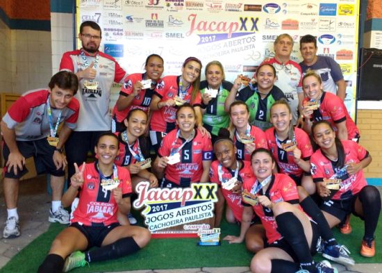 Equipe feminina de futsal é campeã dos Jogos Abertos