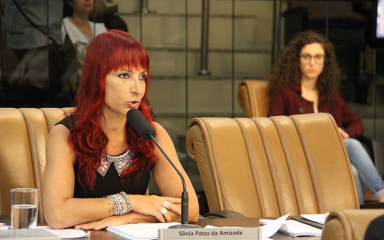 Vereadora questiona Prefeitura sobre alimentação de alunos na EMEI
