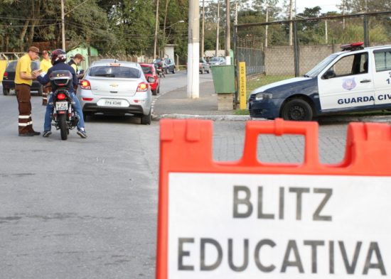 Jacareí promove ações educativas para segurança dos motociclistas