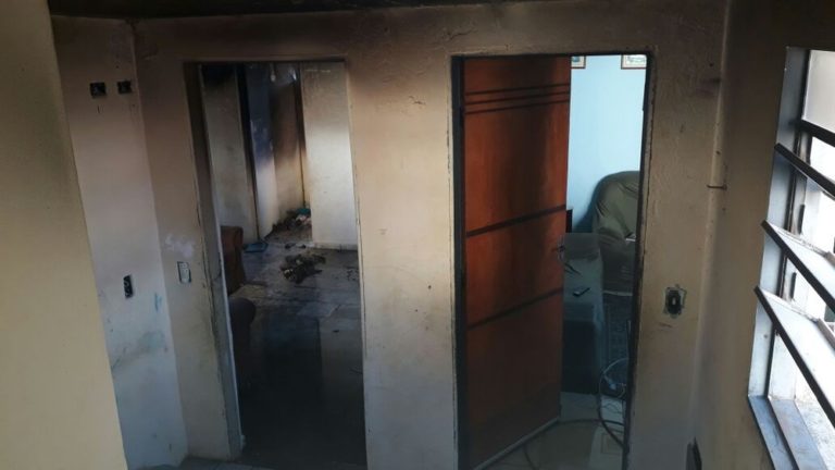 Apartamento é incendiado no Bandeira Branca em Jacareí